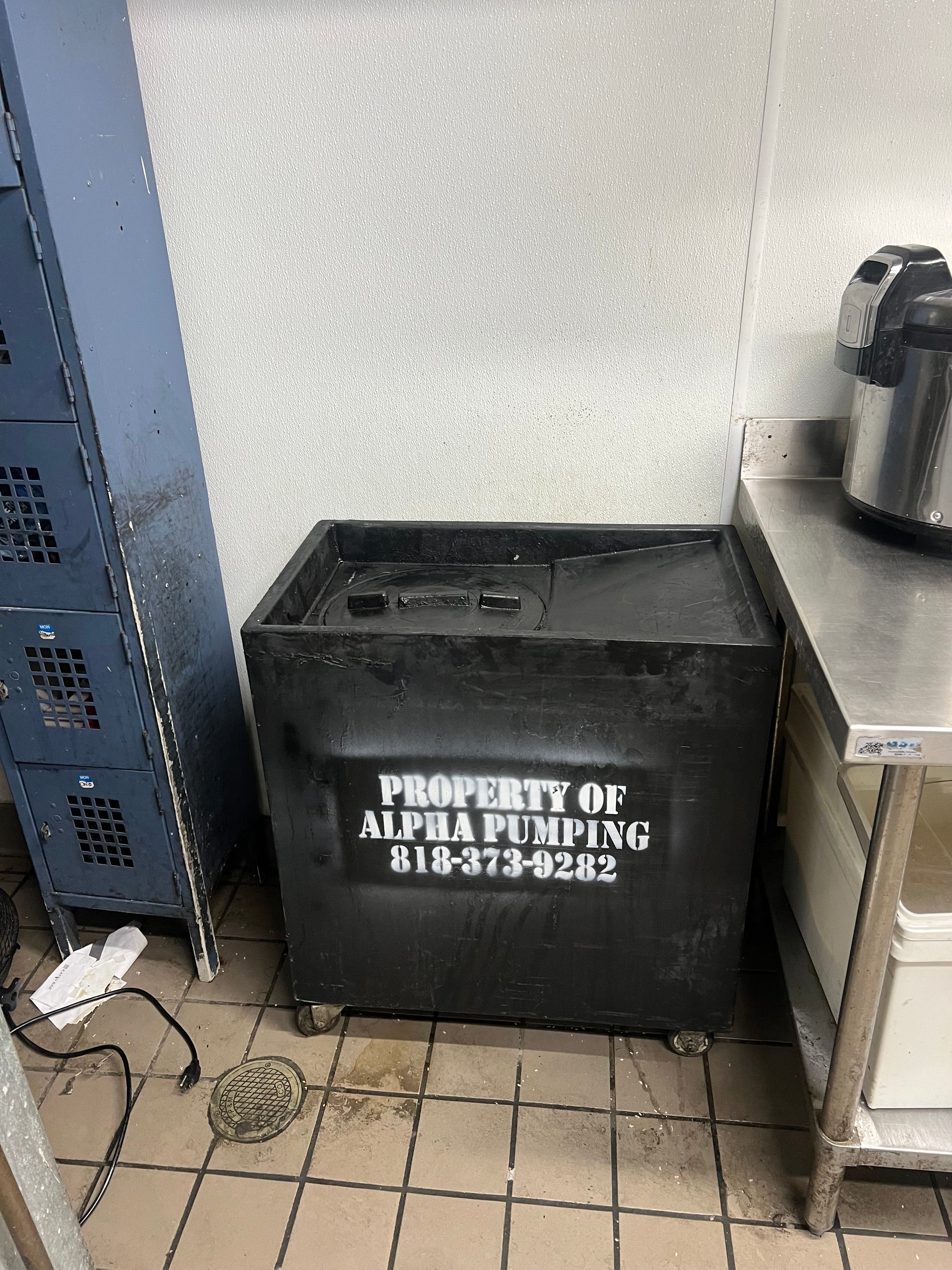 Indoor vs Outdoor Grease Containers: Which Is Right for Your Restaurant in Los Angeles?