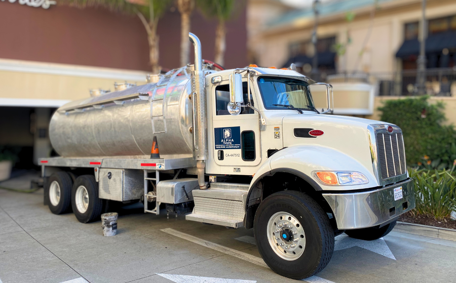 Industrial vacuum truck used for grease trap cleaning